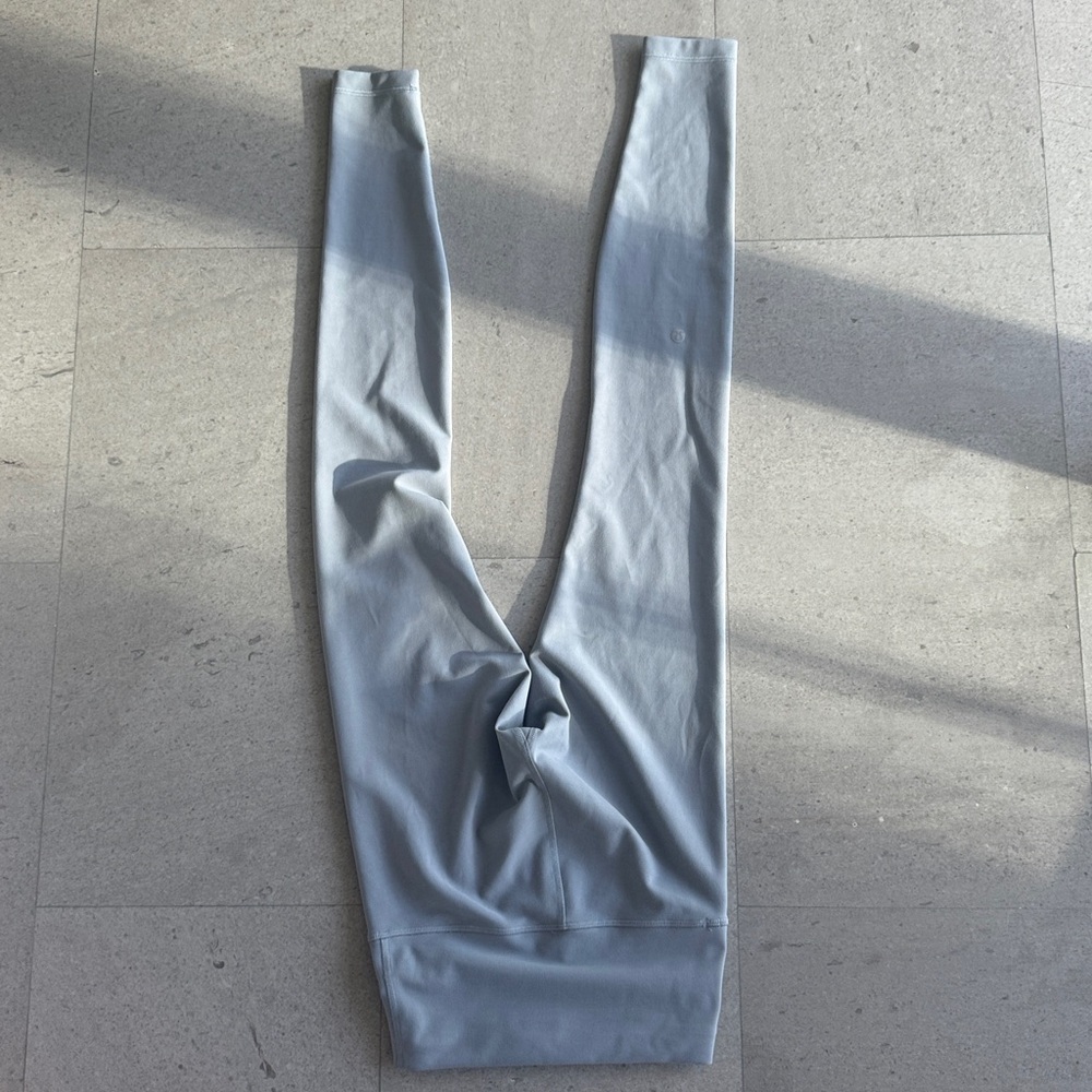 Lululemon wunder under leggings 28” size 4 - Picture 5 of 6